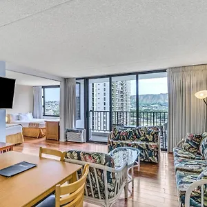 https://pool-view-condos-at-the-waikiki-banyan.hotelsinhawaii.org
